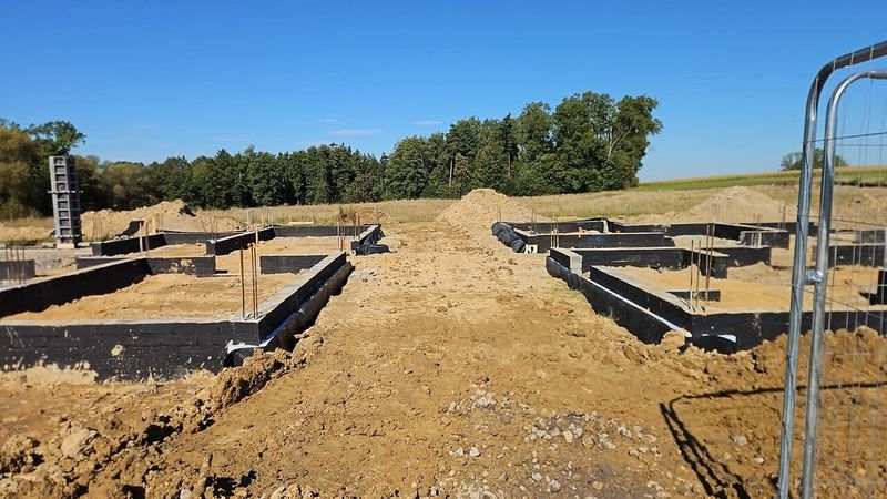 Wykop pod fundamenty z szalunkami, kopanie fundamentów Cieszyn